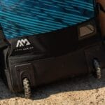 SUP-Tasche Aqua Marina Premium 90L und Rucksack auf Rädern